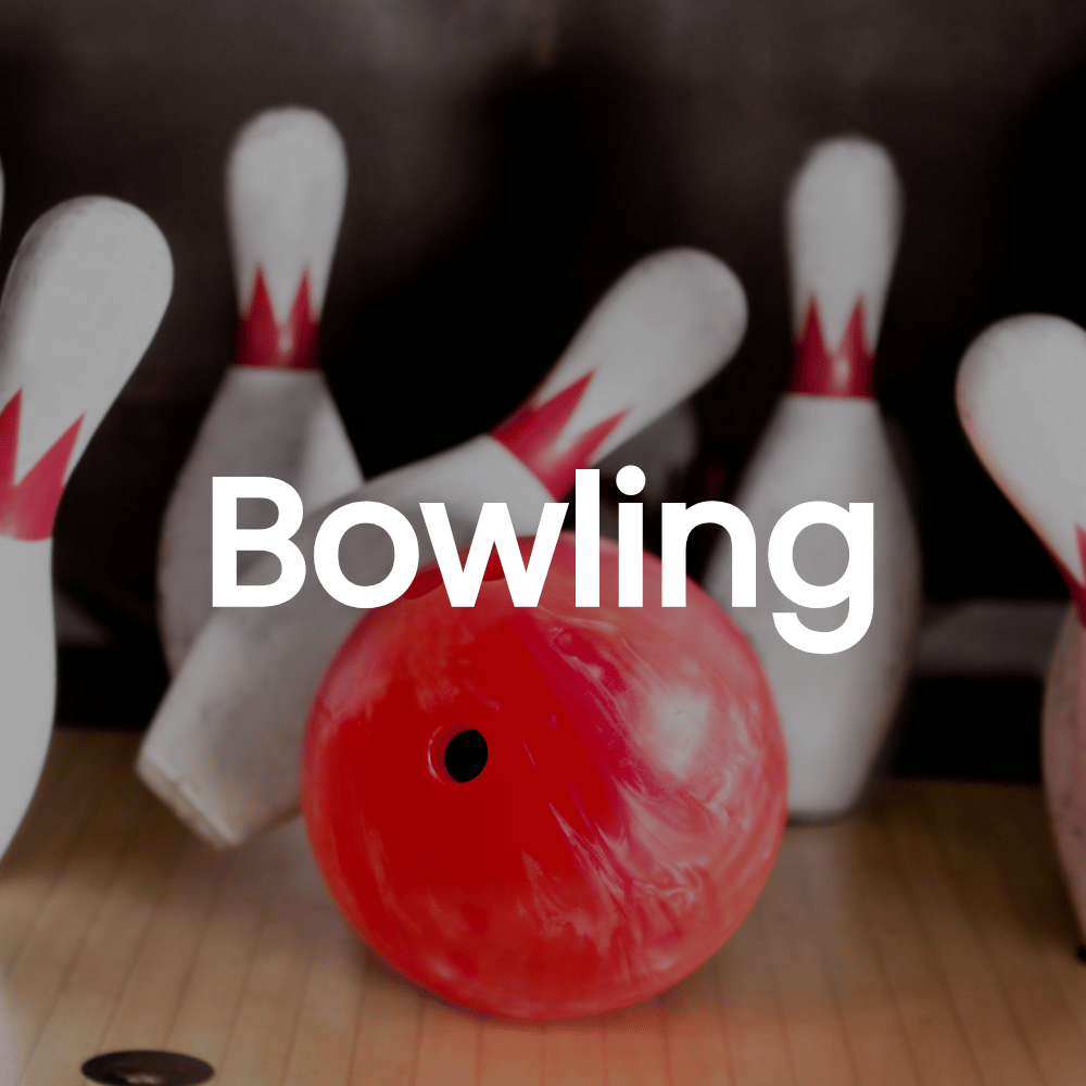 Groupe de jeunes au bowling